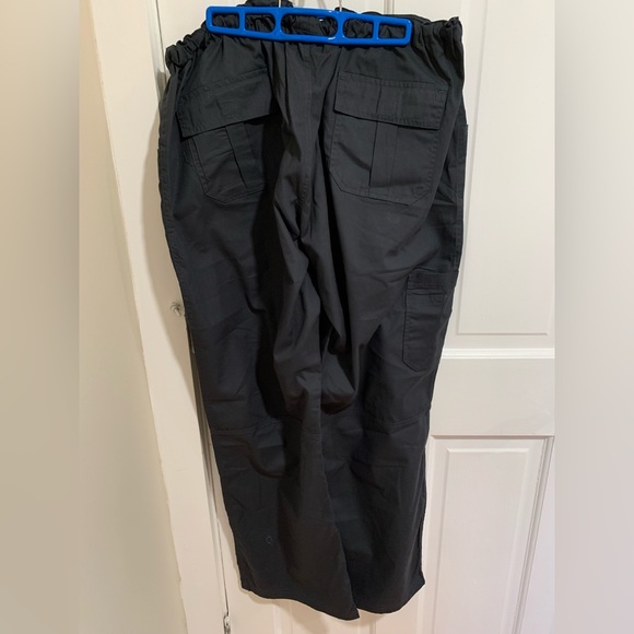 UA Buttersoft Scrub Bottoms (new with tags) - Picture 3 of 4